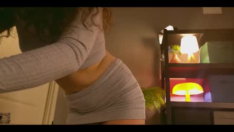 Snapshot of miley_smile chatting on September 29, 2025, 5:34 am Miley online show from September 29, 2025, 5:34 am