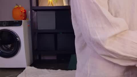 Snapshot of miley_smile chatting on November 6, 2025, 5:41 am Miley online show from November 6, 2025, 5:41 am