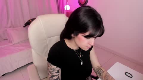  IEY EY  online show from October 16, 2025, 4:35 am