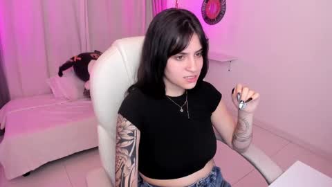  IEY EY  online show from October 20, 2025, 3:07 am