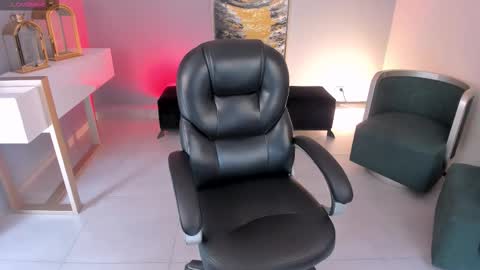 Miley Cruz  IG miley model23 online show from October 18, 2025, 3:46 pm