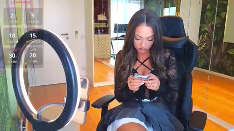 Miley Sin online show from February 25, 2026, 1:43 pm