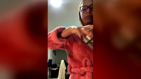 Snapshot of milf__pretty chatting on April 30, 2026, 10:10 am Melissa online show from April 30, 2026, 10:10 am