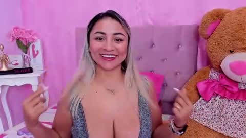 Antonella online show from June 20, 2026, 12:52 pm