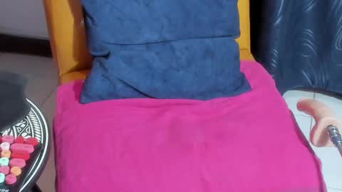 Snapshot of milf_brend chatting on October 22, 2025, 10:42 pm Milf Brend online show from October 22, 2025, 10:42 pm