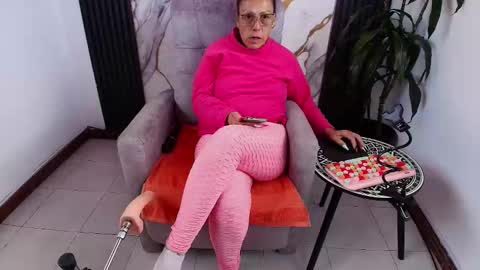 Snapshot of milf_brend chatting on March 15, 2026, 6:25 pm Milf Brend online show from March 15, 2026, 6:25 pm