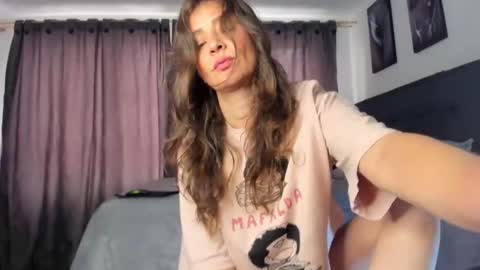 Snapshot of milf_darling chatting on October 30, 2025, 7:25 pm Victoria online show from October 30, 2025, 7:25 pm