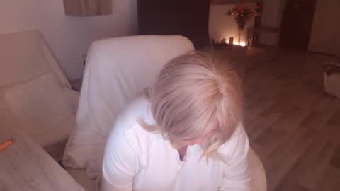 Snapshot of milf_lexxa chatting on October 11, 2025, 12:10 am Sarrahkenda online show from October 11, 2025, 12:10 am