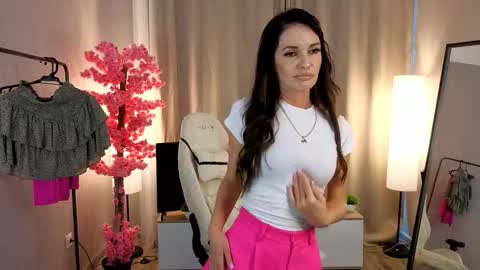 Snapshot of milf_mamyy chatting on October 9, 2025, 7:17 am Filicia online show from October 9, 2025, 7:17 am