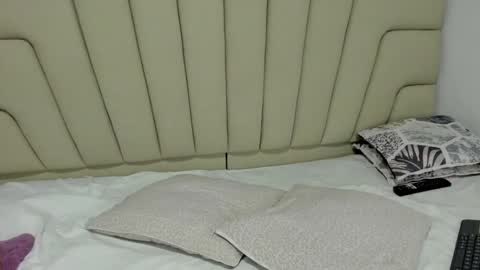 milf_meli online show from December 22, 2024, 1:23 am