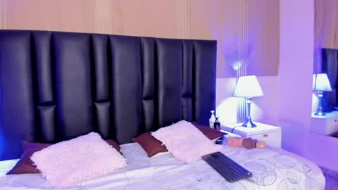 milf_meli online show from June 26, 2026, 11:03 am