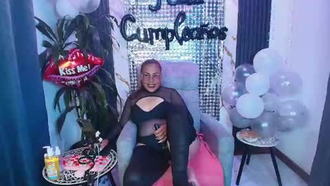 Snapshot of milf_sikiu chatting on April 23, 2026, 10:45 pm milf sikiu online show from April 23, 2026, 10:45 pm