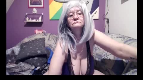 Milfchantal online show from March 5, 2025, 5:18 pm