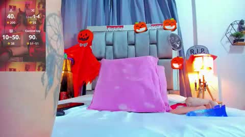 Snapshot of milfhorny_69 chatting on October 29, 2025, 12:18 pm LILI online show from October 29, 2025, 12:18 pm