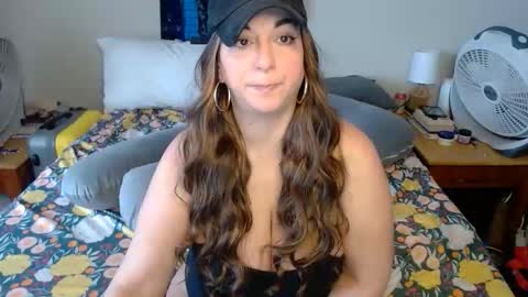 Snapshot of milfmonee chatting on February 16, 2026, 5:31 pm MILF Monee online show from February 16, 2026, 5:31 pm