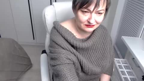 Snapshot of milfscarlette chatting on February 3, 2025, 10:25 am MilfScarlette online show from February 3, 2025, 10:25 am