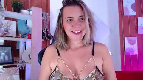 Snapshot of milfsecret69 chatting on July 28, 2026, 12:48 pm Sara online show from July 28, 2026, 12:48 pm