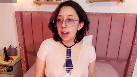 Snapshot of milie_yue206028 chatting on October 25, 2025, 2:08 am Millie online show from October 25, 2025, 2:08 am