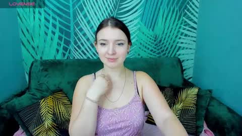 milinafox online show from March 10, 2025, 1:12 am