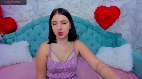 milinafox online show from March 12, 2025, 11:42 am