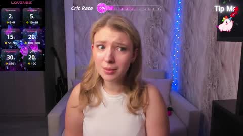 Snapshot of milinafox chatting on April 10, 2026, 12:10 pm milinafox online show from April 10, 2026, 12:10 pm