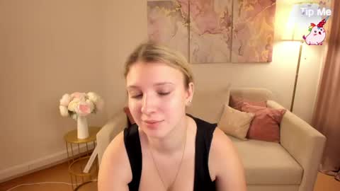 Snapshot of milinafox chatting on April 23, 2026, 10:01 pm milinafox online show from April 23, 2026, 10:01 pm