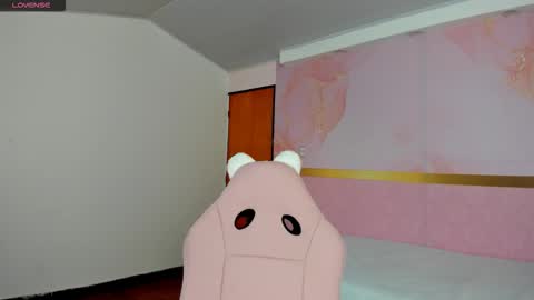 Snapshot of milk_candy16 chatting on September 30, 2025, 12:43 pm S O F I A online show from September 30, 2025, 12:43 pm
