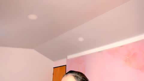 Snapshot of milk_candy16 chatting on October 4, 2025, 12:14 pm S O F I A online show from October 4, 2025, 12:14 pm