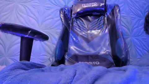 Snapshot of milk_max18 chatting on October 3, 2025, 10:12 am MAX online show from October 3, 2025, 10:12 am