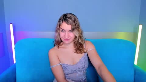 milkablond online show from December 10, 2024, 1:00 am