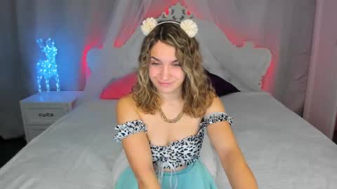 milkablond online show from December 16, 2024, 12:37 am