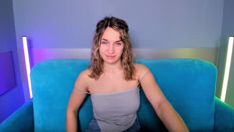 milkablond online show from December 24, 2024, 2:21 am