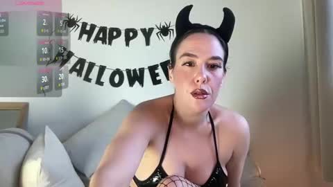 Snapshot of milkandhoneylullabies chatting on October 29, 2025, 12:51 pm Milk online show from October 29, 2025, 12:51 pm