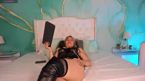 MiLKa VeLvEtT online show from February 12, 2026, 11:49 am