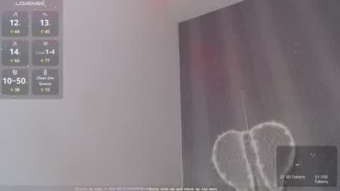 Snapshot of milker_amira chatting on December 6, 2024, 4:28 pm Amira online show from December 6, 2024, 4:28 pm