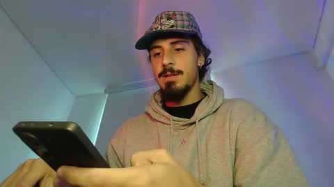 Snapshot of milkoffee chatting on May 13, 2026, 12:35 pm milkoffee online show from May 13, 2026, 12:35 pm