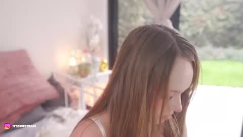 milky_0 online show from July 20, 2026, 7:16 pm