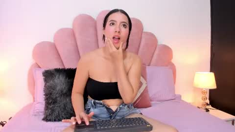 Snapshot of milky_majo chatting on July 21, 2026, 12:29 pm milky_majo online show from July 21, 2026, 12:29 pm