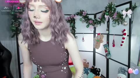 milky cute online show from December 24, 2024, 3:38 am
