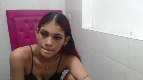 milkyway_18 online show from December 22, 2024, 12:05 pm