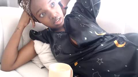 Snapshot of milla_armani chatting on June 21, 2026, 9:45 am milla_armani online show from June 21, 2026, 9:45 am