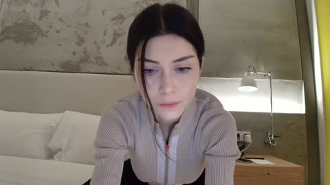 milla bella online show from February 9, 2026, 8:46 pm