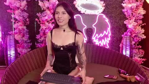 MILLA online show from December 5, 2024, 1:28 pm