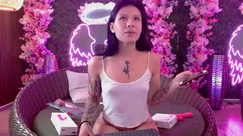 MILLA online show from February 27, 2025, 1:38 pm