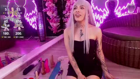 MILLA online show from September 30, 2025, 4:06 am