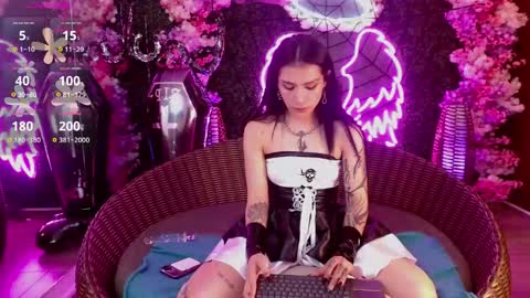 MILLA online show from October 28, 2025, 1:36 pm