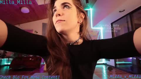 milla_milla online show from October 1, 2025, 4:51 am