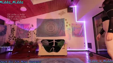 Snapshot of milla_milla chatting on February 20, 2026, 5:15 am milla_milla online show from February 20, 2026, 5:15 am