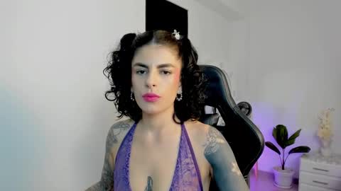 Snapshot of milla_pixxie chatting on December 2, 2024, 6:09 am Milagros online show from December 2, 2024, 6:09 am