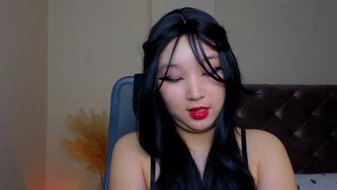 Snapshot of milla_waves chatting on December 2, 2024, 1:35 pm Milla or just Mi online show from December 2, 2024, 1:35 pm